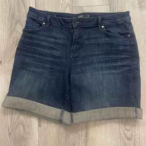 NWOT SIMPLY VERA WANG SHORTS
